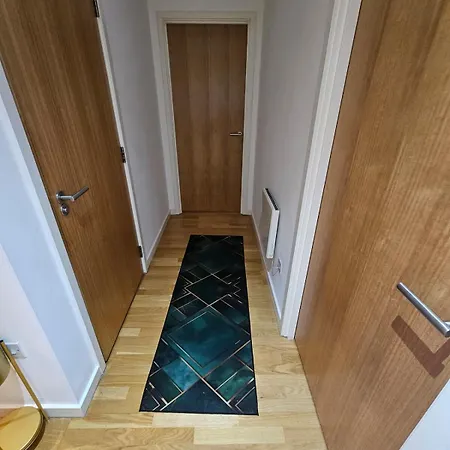 2 Bedroom Flat With Private Balcony