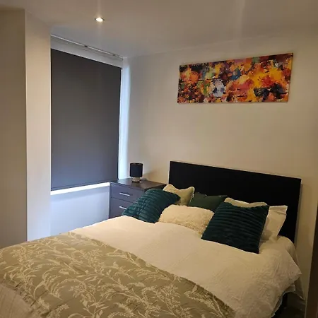 2 Bedroom Flat With Private Balcony Apartment